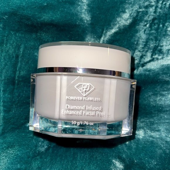 Diamond Infused Facial Peeling Gel - Picture 1 of 3